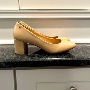 NWOT block heel pumps